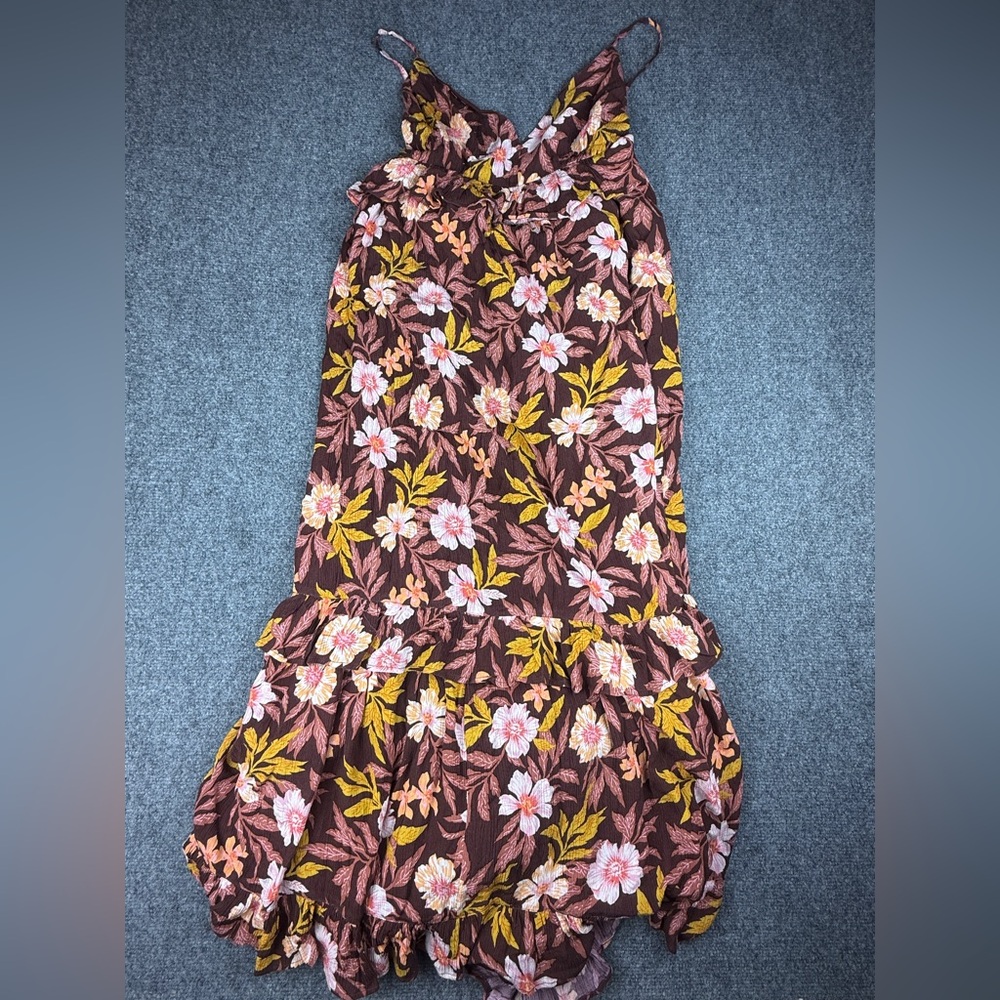 American Eagle flowy floral maxi dress with open back size M